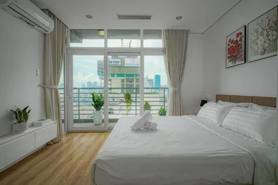 Apartment mit Balkon — Ben Thanh - Luxury Serviced Apartments